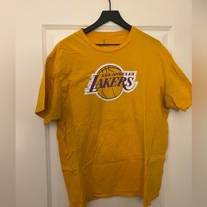 Men’s LeBron James shirt XL Lakers